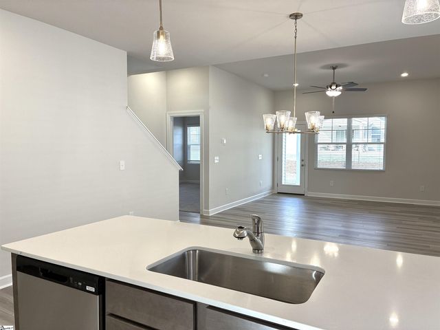 1422 Johnstone Drive, Reidville, SC 29375