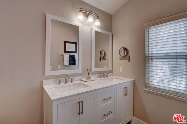 22348 Heritage Pass Place, Chatsworth (los Angeles), CA 91311