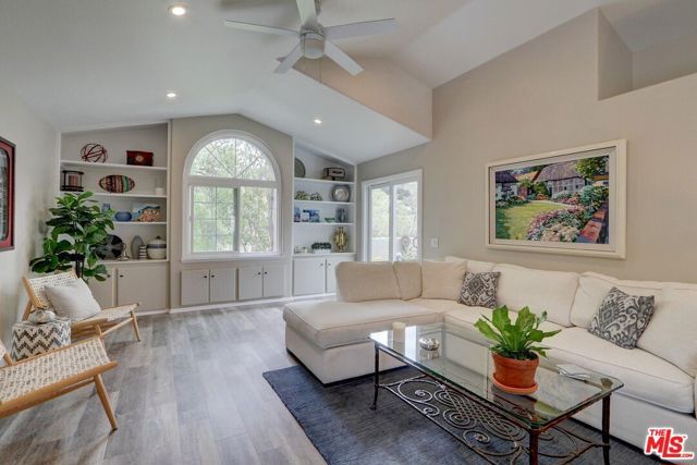 22348 Heritage Pass Place, Chatsworth (los Angeles), CA 91311