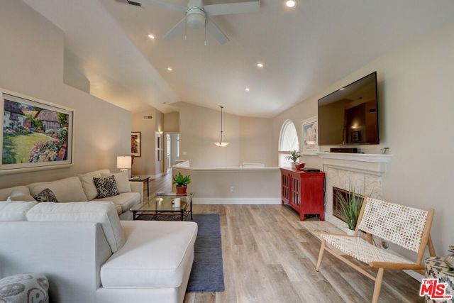 22348 Heritage Pass Place, Chatsworth (los Angeles), CA 91311