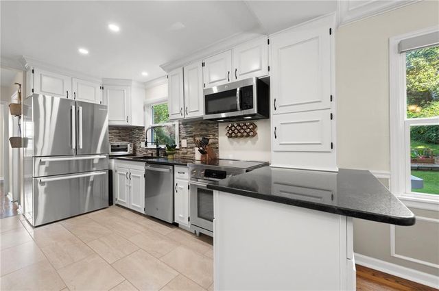 9025 Holly Street, Kansas City, MO 64114