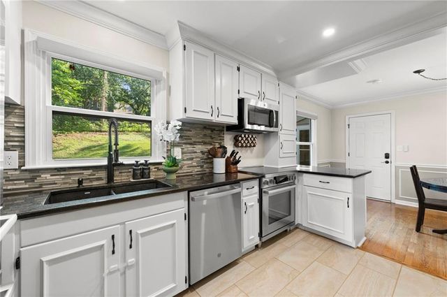 9025 Holly Street, Kansas City, MO 64114