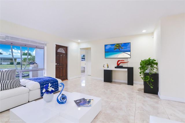 5500 FILLMORE ST, Hollywood, FL 33021