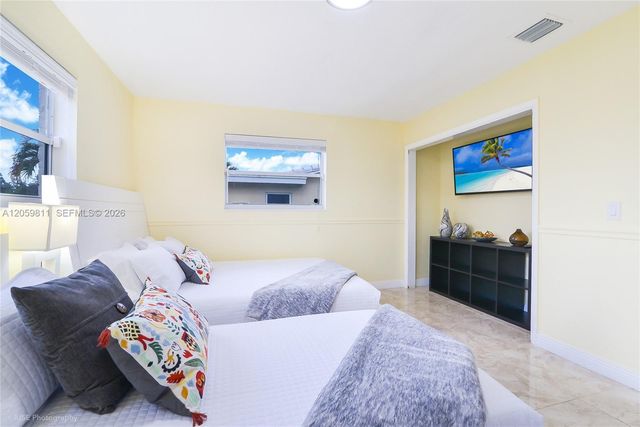 5500 FILLMORE ST, Hollywood, FL 33021