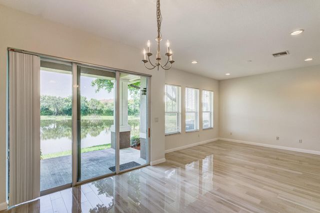 477 Pacific Grove Drive 2, West Palm Beach, FL 33401