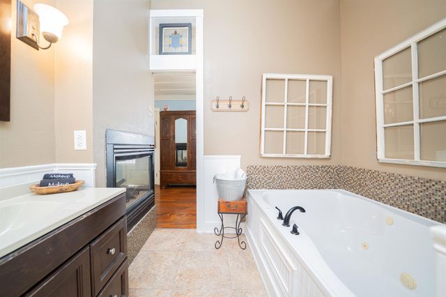 408 Houston St, Jefferson, TX 75657