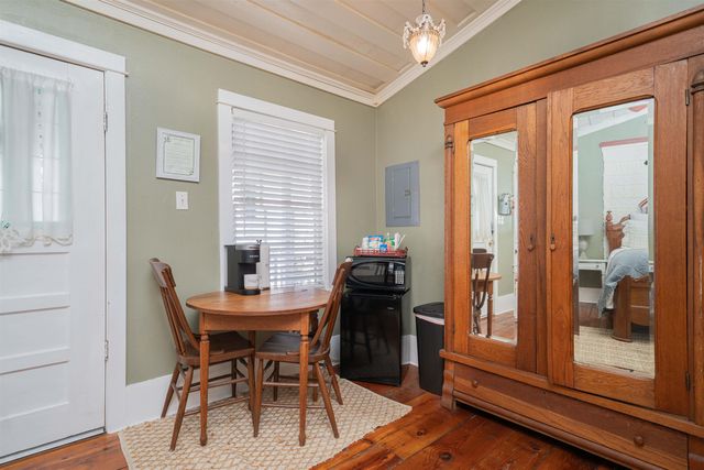 408 Houston St, Jefferson, TX 75657