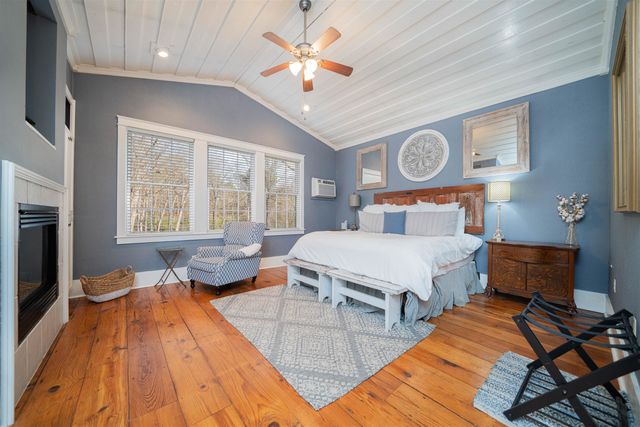 408 Houston St, Jefferson, TX 75657