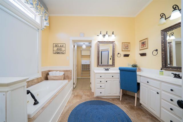 408 Houston St, Jefferson, TX 75657