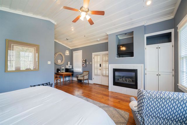 408 Houston St, Jefferson, TX 75657