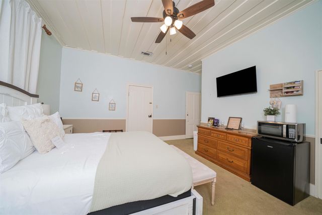 408 Houston St, Jefferson, TX 75657