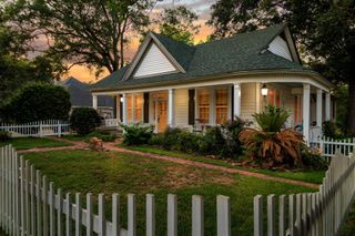 408 Houston St, Jefferson, TX 75657