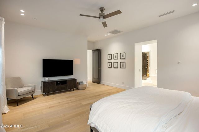 8820 E LARIAT Lane, Scottsdale, AZ 85255