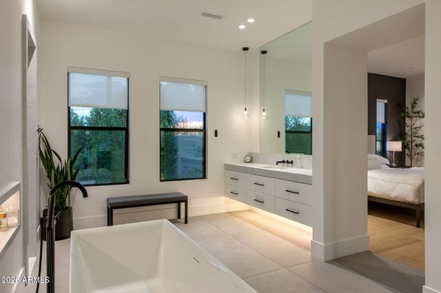 8820 E LARIAT Lane, Scottsdale, AZ 85255