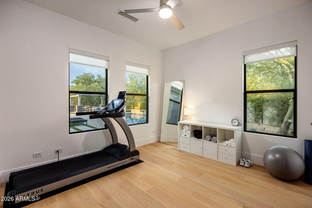 8820 E LARIAT Lane, Scottsdale, AZ 85255