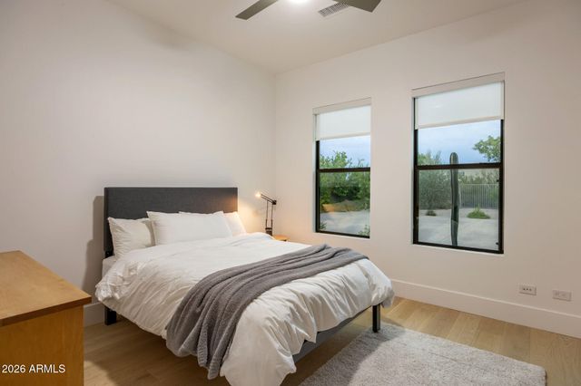 8820 E LARIAT Lane, Scottsdale, AZ 85255