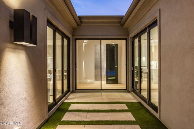 8820 E LARIAT Lane, Scottsdale, AZ 85255