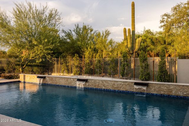 8820 E LARIAT Lane, Scottsdale, AZ 85255