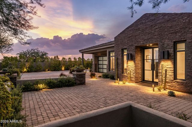 8820 E LARIAT Lane, Scottsdale, AZ 85255