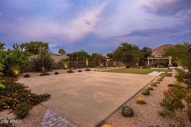 8820 E LARIAT Lane, Scottsdale, AZ 85255