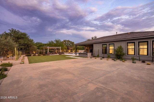 8820 E LARIAT Lane, Scottsdale, AZ 85255