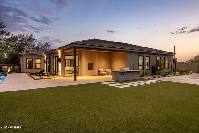 8820 E LARIAT Lane, Scottsdale, AZ 85255