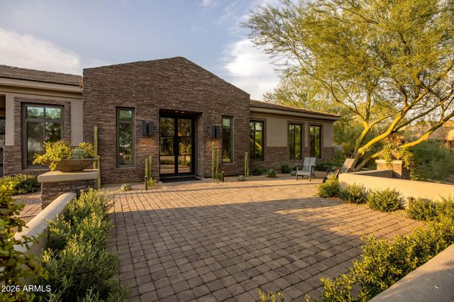 8820 E LARIAT Lane, Scottsdale, AZ 85255
