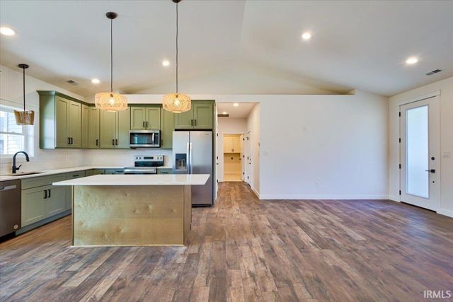 2102 Aruba Drive, Bedford, IN 47421