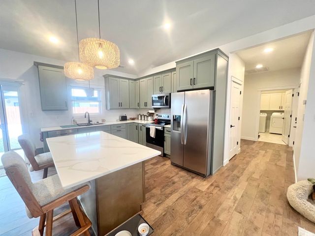 2102 Aruba Drive, Bedford, IN 47421