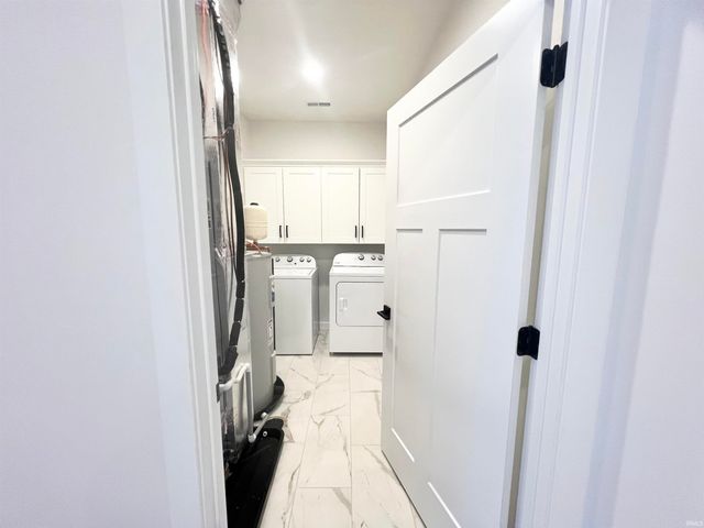 2102 Aruba Drive, Bedford, IN 47421