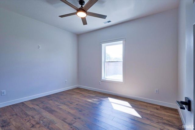 2102 Aruba Drive, Bedford, IN 47421