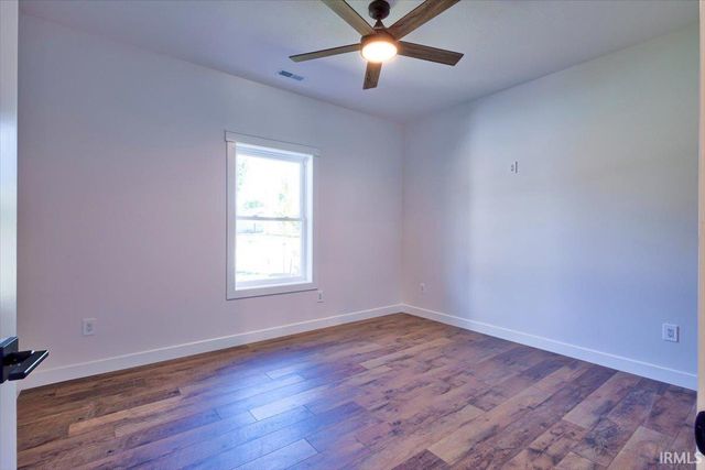 2102 Aruba Drive, Bedford, IN 47421