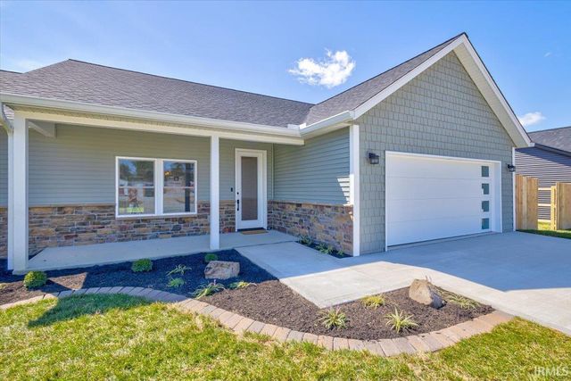 2102 Aruba Drive, Bedford, IN 47421