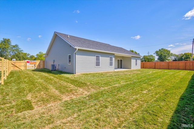 2102 Aruba Drive, Bedford, IN 47421