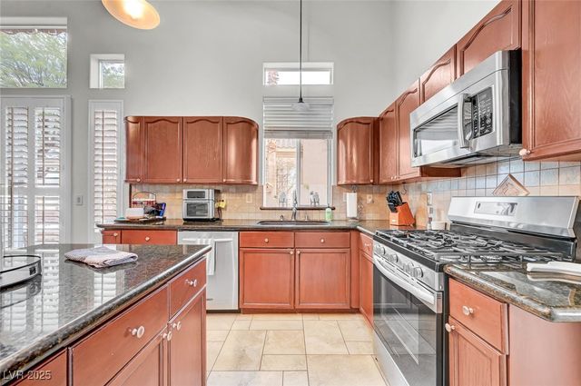 8809 Las Olivas Avenue, Las Vegas, NV 89147