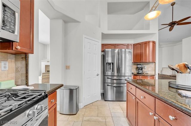 8809 Las Olivas Avenue, Las Vegas, NV 89147