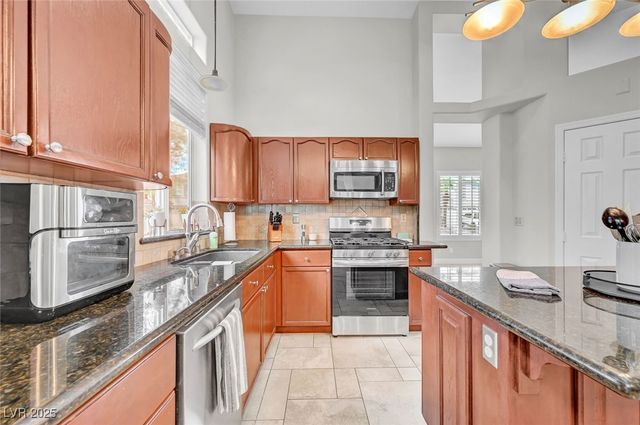 8809 Las Olivas Avenue, Las Vegas, NV 89147