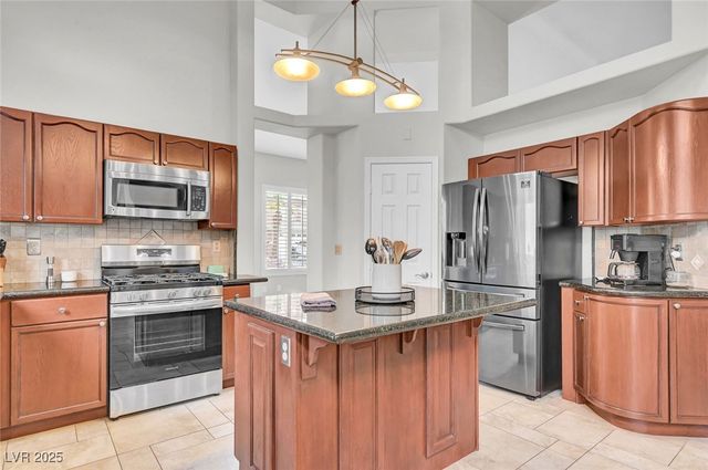 8809 Las Olivas Avenue, Las Vegas, NV 89147