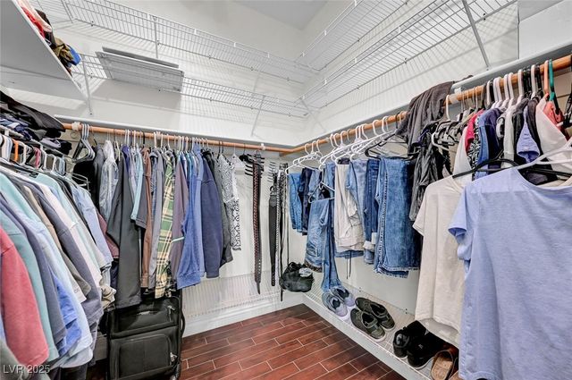 8809 Las Olivas Avenue, Las Vegas, NV 89147