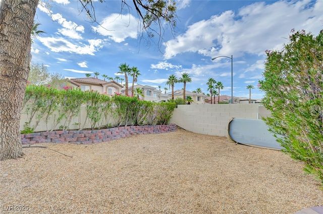 8809 Las Olivas Avenue, Las Vegas, NV 89147