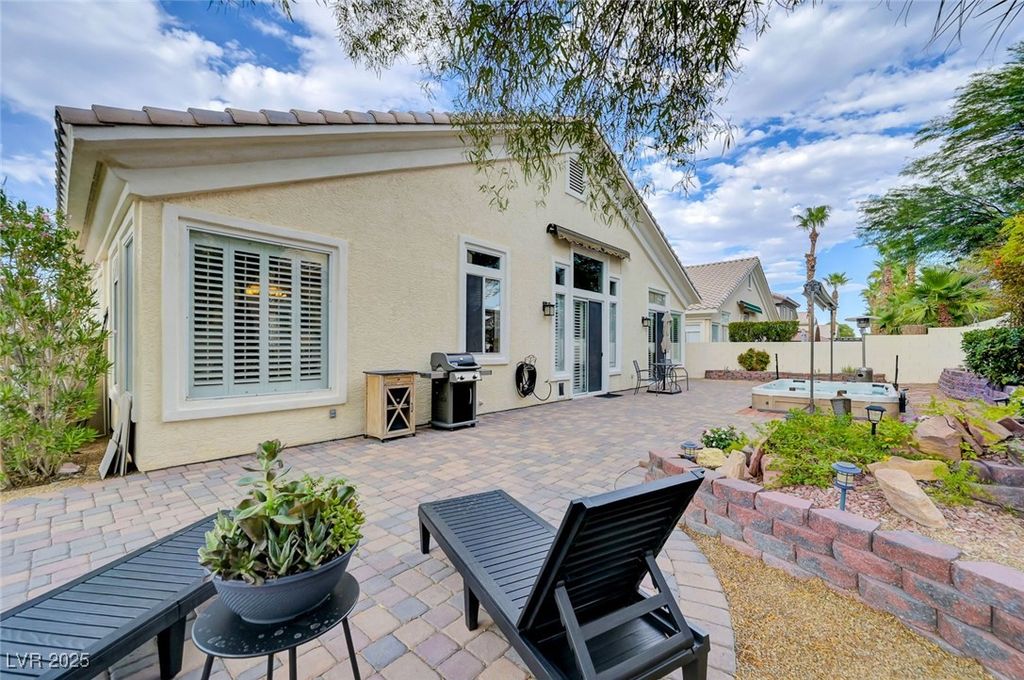 8809 Las Olivas Avenue, Las Vegas, NV 89147