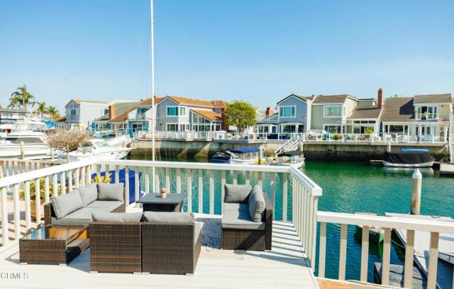 2145 Kingsbridge Way, Oxnard, CA 93035