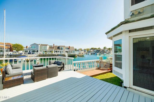 2145 Kingsbridge Way, Oxnard, CA 93035