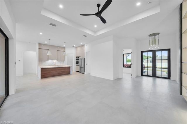 836 SW 36th TER, Cape Coral, FL 33914