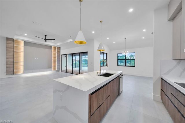 836 SW 36th TER, Cape Coral, FL 33914