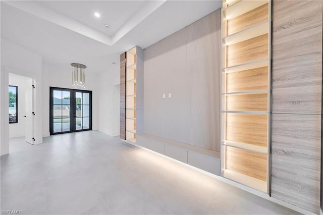 836 SW 36th TER, Cape Coral, FL 33914