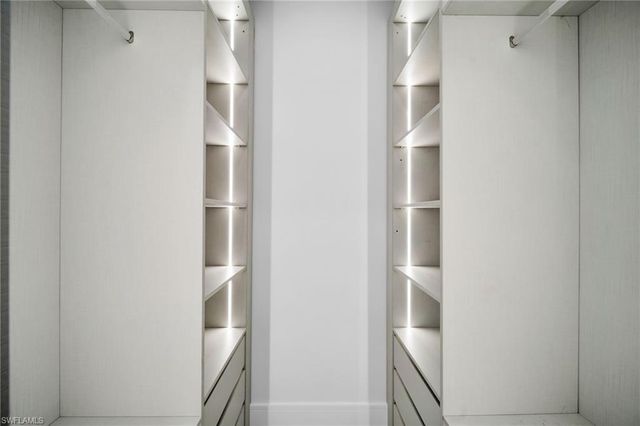 836 SW 36th TER, Cape Coral, FL 33914