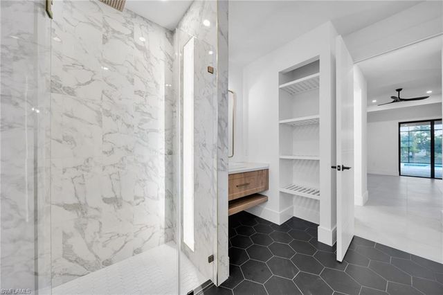 836 SW 36th TER, Cape Coral, FL 33914