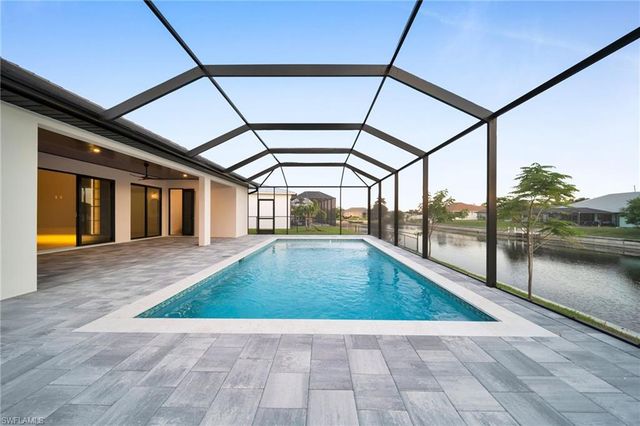 836 SW 36th TER, Cape Coral, FL 33914