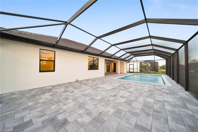 836 SW 36th TER, Cape Coral, FL 33914